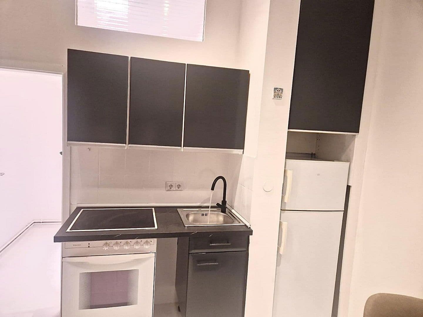 Prenájom bytu 1-izbový 35 m², Winstrasse 5, Berlin, Berlín Prenájom bytu 1-izbový 35 m², Winstrasse 5, Berlin, Berlín