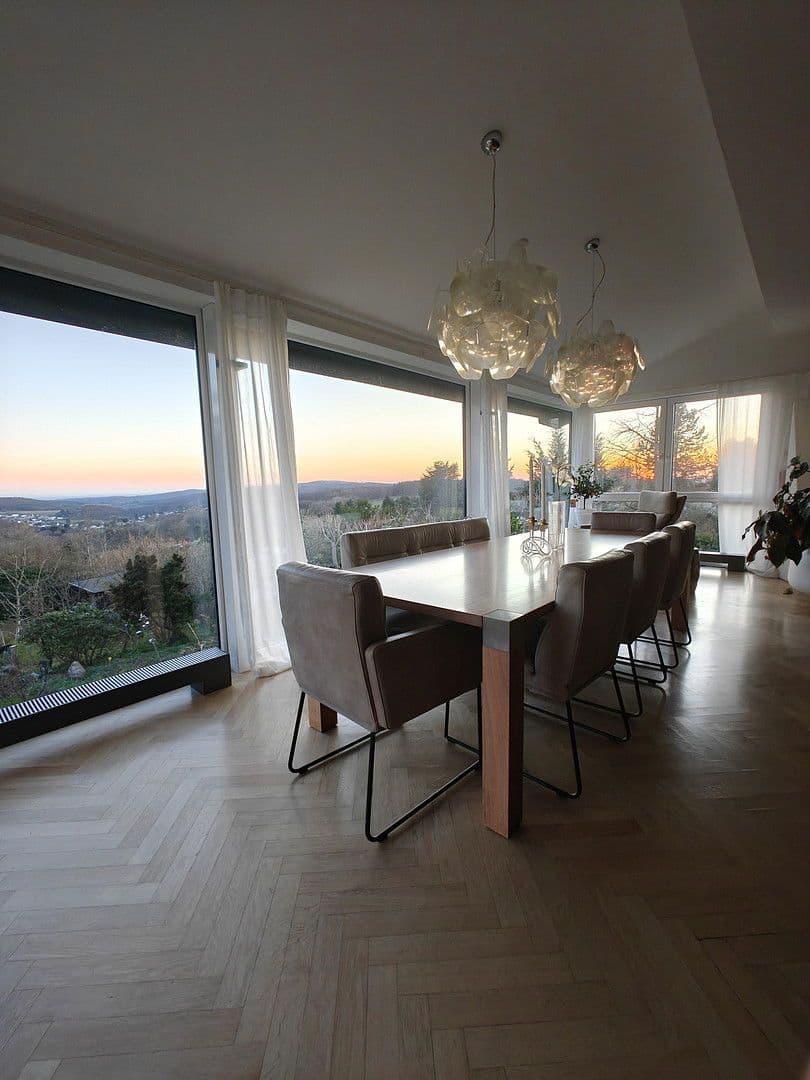 Predaj domu 493 m², pozemek 1.531 m², Glashütten, Hesensko Predaj domu 493 m², pozemek 1.531 m², Glashütten, Hesensko