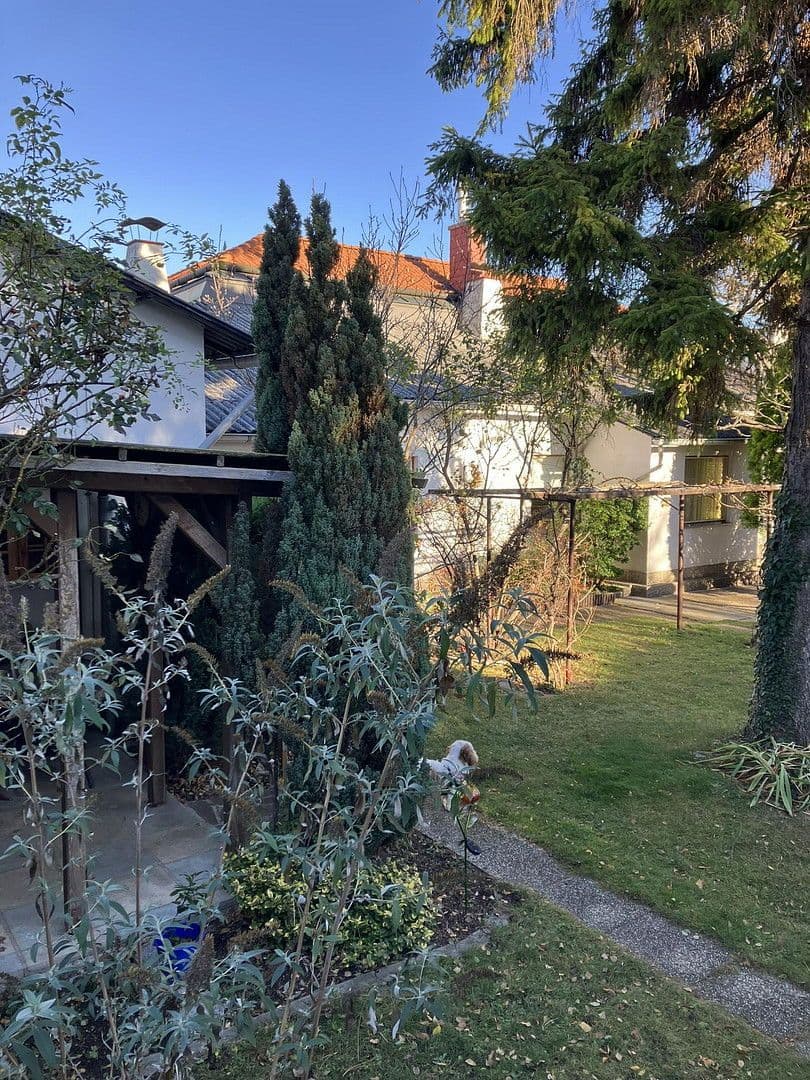 Predaj domu 100 m², pozemek 427 m², Gumpoldskirchen, Dolné Rakúsko Predaj domu 100 m², pozemek 427 m², Gumpoldskirchen, Dolné Rakúsko