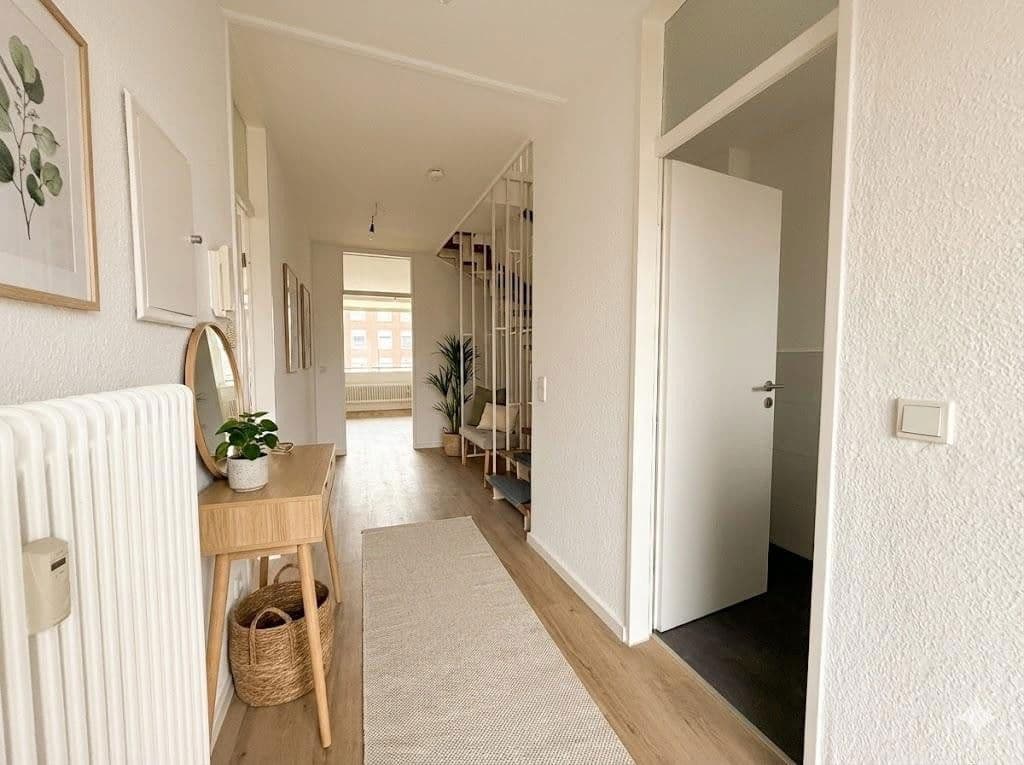 Prenájom bytu 4-izbový 114 m², Siegen, Severné Porýnie - Westfálsko Prenájom bytu 4-izbový 114 m², Siegen, Severné Porýnie - Westfálsko