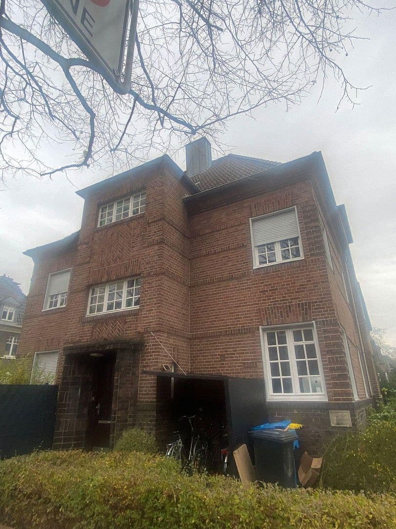 Predaj domu 331 m², pozemek 417 m², Yorckstrasse 37, Krefeld, Severné Porýnie - Westfálsko Predaj domu 331 m², pozemek 417 m², Yorckstrasse 37, Krefeld, Severné Porýnie - Westfálsko