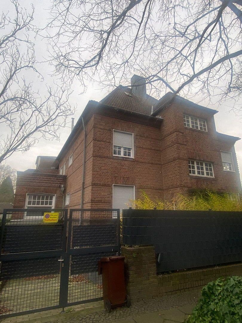 Predaj domu 331 m², pozemek 417 m², Yorckstrasse 37, Krefeld, Severné Porýnie - Westfálsko Predaj domu 331 m², pozemek 417 m², Yorckstrasse 37, Krefeld, Severné Porýnie - Westfálsko