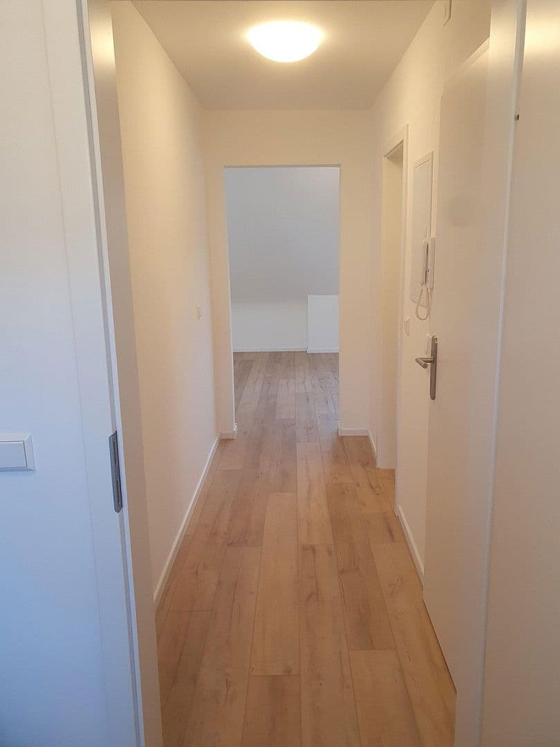 Prenájom bytu 2-izbový 37 m², Krummenackerstraße 69, Esslingen am Neckar, Bádensko-Wurttembersko Prenájom bytu 2-izbový 37 m², Krummenackerstraße 69, Esslingen am Neckar, Bádensko-Wurttembersko