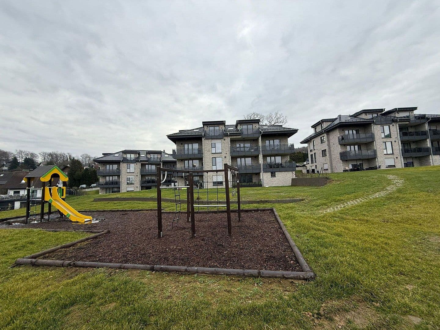 Prenájom bytu 3-izbový 81 m², Büscherhof 13a, Waldbröl, Severné Porýnie - Westfálsko Prenájom bytu 3-izbový 81 m², Büscherhof 13a, Waldbröl, Severné Porýnie - Westfálsko