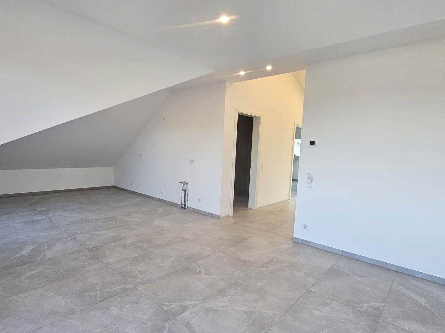 Prenájom bytu 3-izbový 81 m², Büscherhof 13a, Waldbröl, Severné Porýnie - Westfálsko Prenájom bytu 3-izbový 81 m², Büscherhof 13a, Waldbröl, Severné Porýnie - Westfálsko