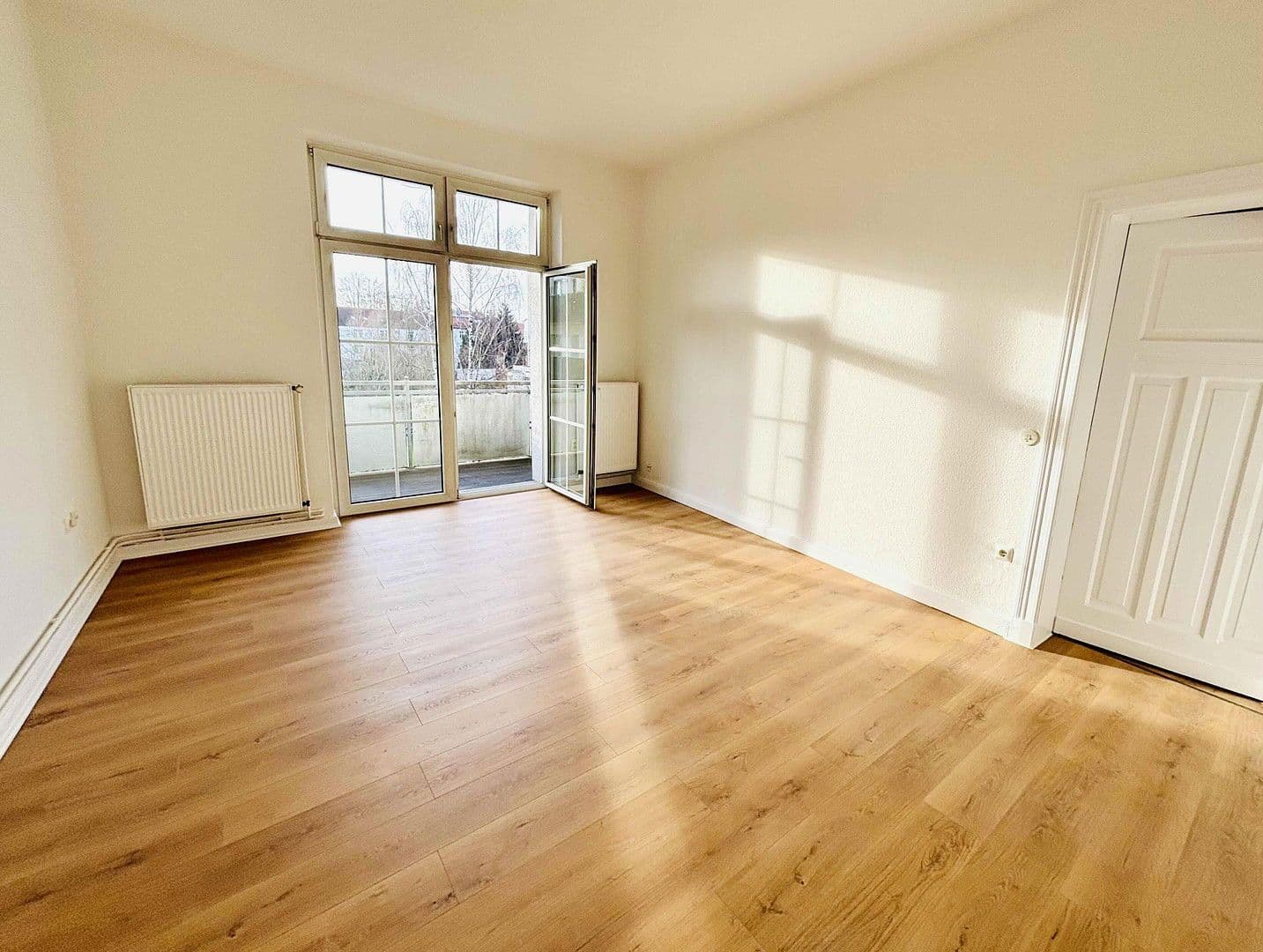 Prenájom bytu 3-izbový 89 m², Jahnstrasse 13, Schwerin, Meklenbursko-Predpomoransko Prenájom bytu 3-izbový 89 m², Jahnstrasse 13, Schwerin, Meklenbursko-Predpomoransko