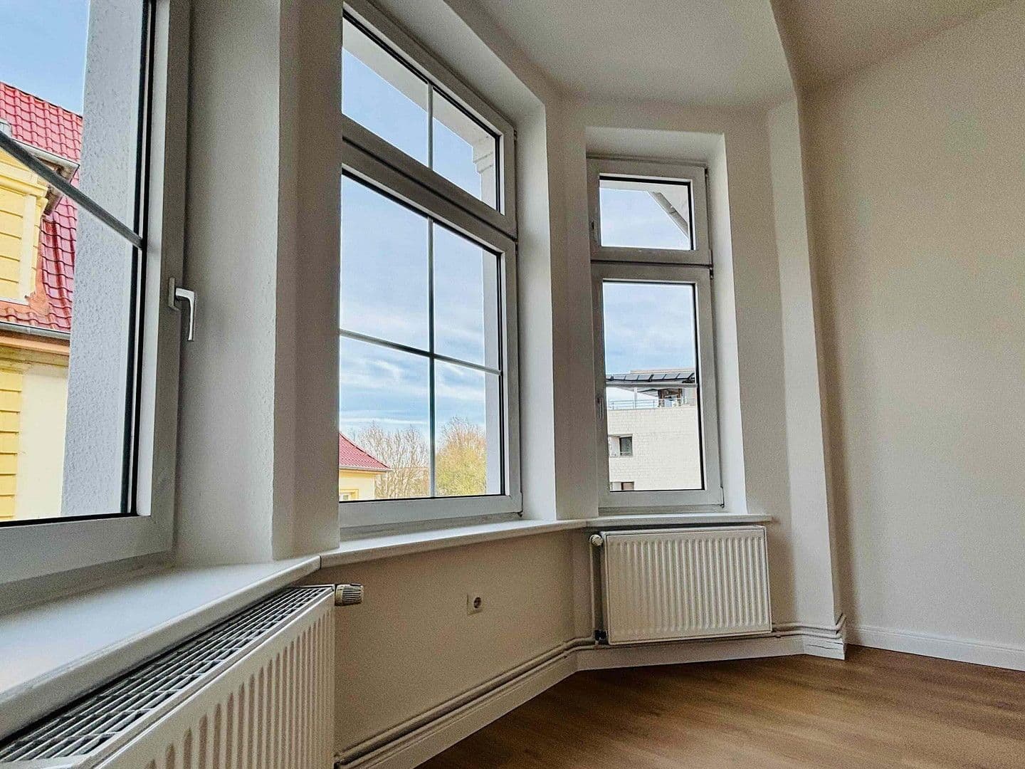 Prenájom bytu 3-izbový 89 m², Jahnstrasse 13, Schwerin, Meklenbursko-Predpomoransko Prenájom bytu 3-izbový 89 m², Jahnstrasse 13, Schwerin, Meklenbursko-Predpomoransko