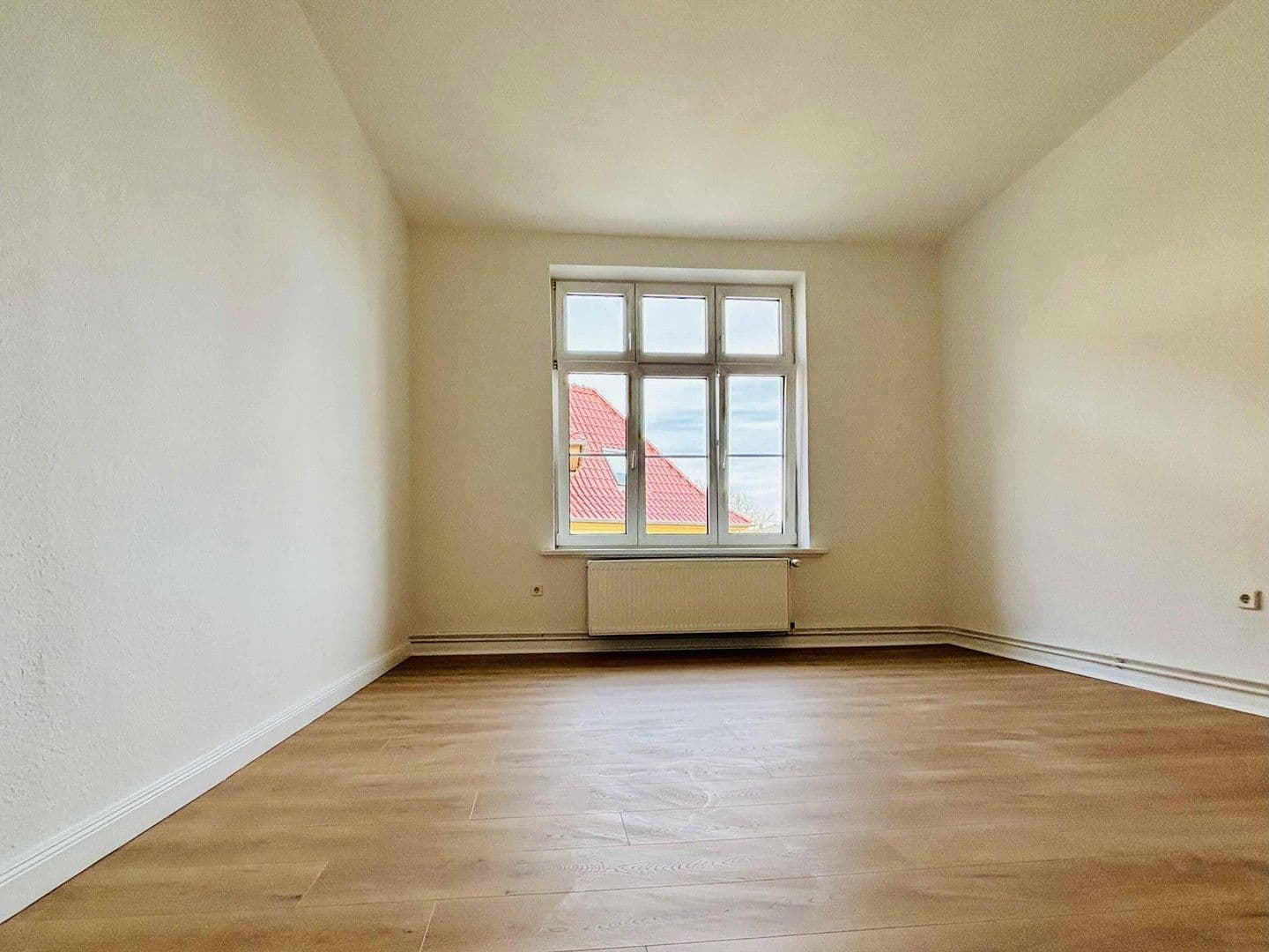 Prenájom bytu 3-izbový 89 m², Jahnstrasse 13, Schwerin, Meklenbursko-Predpomoransko Prenájom bytu 3-izbový 89 m², Jahnstrasse 13, Schwerin, Meklenbursko-Predpomoransko