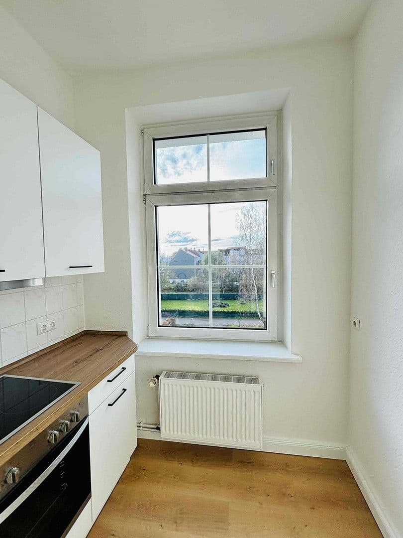 Prenájom bytu 3-izbový 89 m², Jahnstrasse 13, Schwerin, Meklenbursko-Predpomoransko Prenájom bytu 3-izbový 89 m², Jahnstrasse 13, Schwerin, Meklenbursko-Predpomoransko