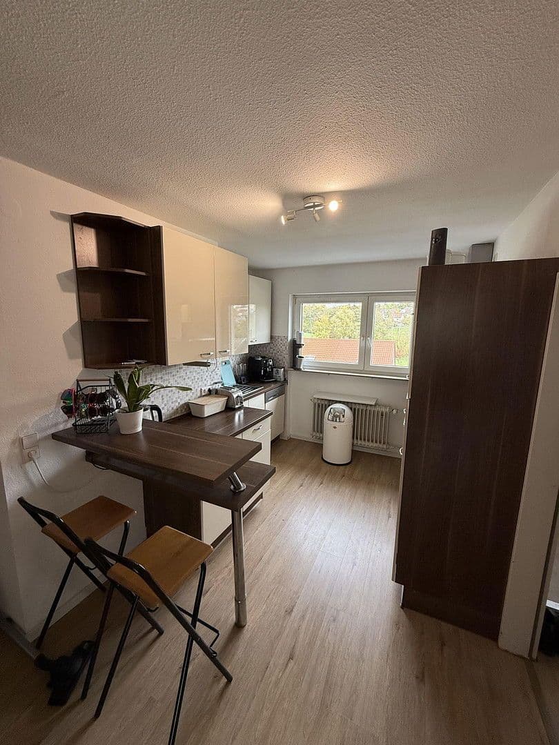 Prenájom bytu 3-izbový 85 m², Körschstraße 49, Stuttgart-Plieningen, Bádensko-Wurttembersko Prenájom bytu 3-izbový 85 m², Körschstraße 49, Stuttgart-Plieningen, Bádensko-Wurttembersko