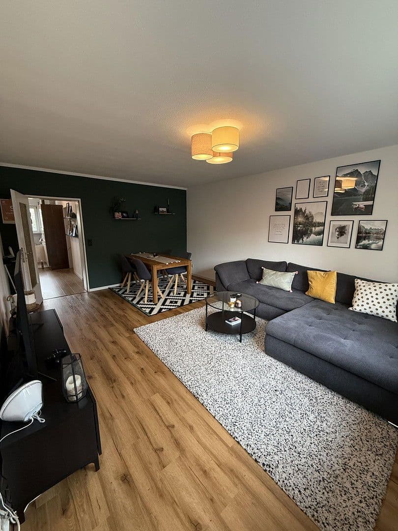 Prenájom bytu 3-izbový 85 m², Körschstraße 49, Stuttgart-Plieningen, Bádensko-Wurttembersko Prenájom bytu 3-izbový 85 m², Körschstraße 49, Stuttgart-Plieningen, Bádensko-Wurttembersko