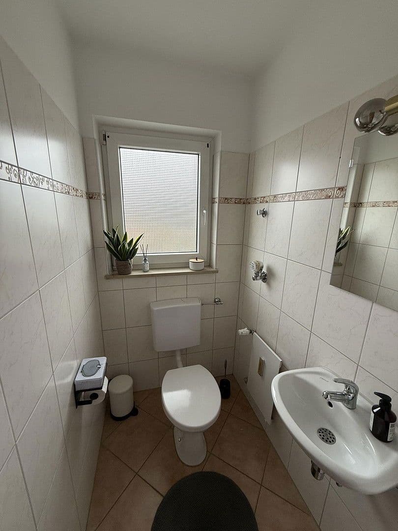 Prenájom bytu 3-izbový 85 m², Körschstraße 49, Stuttgart-Plieningen, Bádensko-Wurttembersko Prenájom bytu 3-izbový 85 m², Körschstraße 49, Stuttgart-Plieningen, Bádensko-Wurttembersko