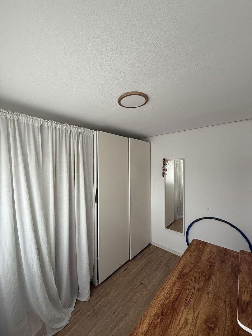 Prenájom bytu 3-izbový 85 m², Körschstraße 49, Stuttgart-Plieningen, Bádensko-Wurttembersko Prenájom bytu 3-izbový 85 m², Körschstraße 49, Stuttgart-Plieningen, Bádensko-Wurttembersko