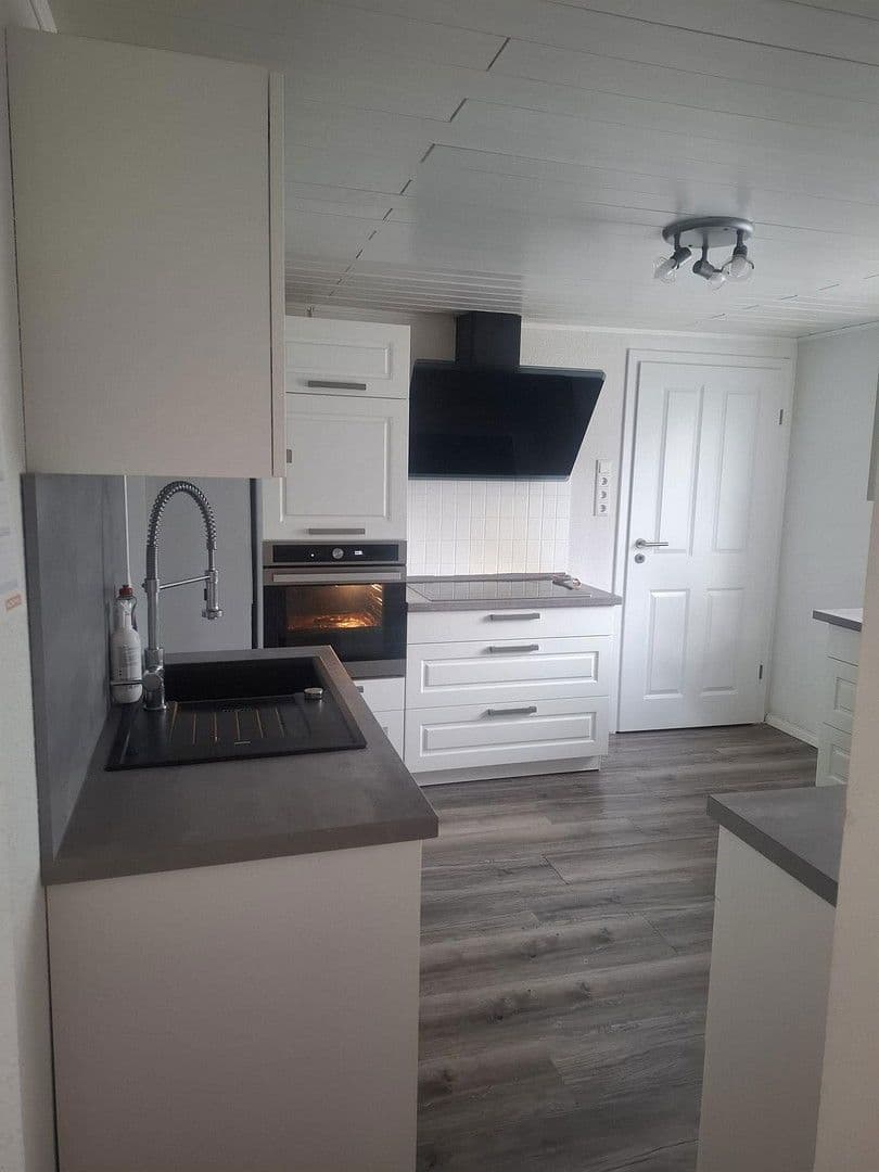 Predaj domu 150 m², pozemek 1.400 m², Hauptstrasse 14, Obererbach, Porýnie-Falcko Predaj domu 150 m², pozemek 1.400 m², Hauptstrasse 14, Obererbach, Porýnie-Falcko