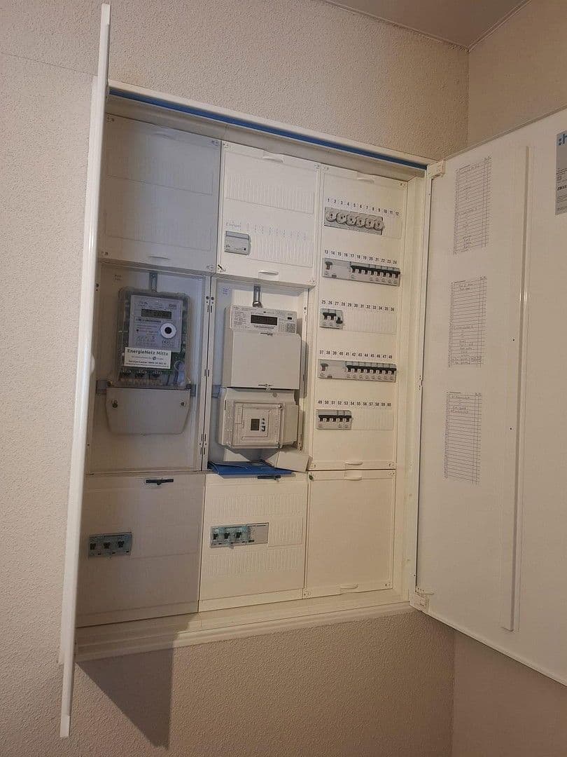 Predaj domu 150 m², pozemek 1.400 m², Hauptstrasse 14, Obererbach, Porýnie-Falcko Predaj domu 150 m², pozemek 1.400 m², Hauptstrasse 14, Obererbach, Porýnie-Falcko