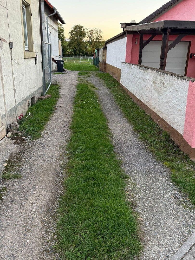 Predaj domu 115 m², pozemek 530 m², Gerämmestraße 55 a, Essingen, Porýnie-Falcko Predaj domu 115 m², pozemek 530 m², Gerämmestraße 55 a, Essingen, Porýnie-Falcko