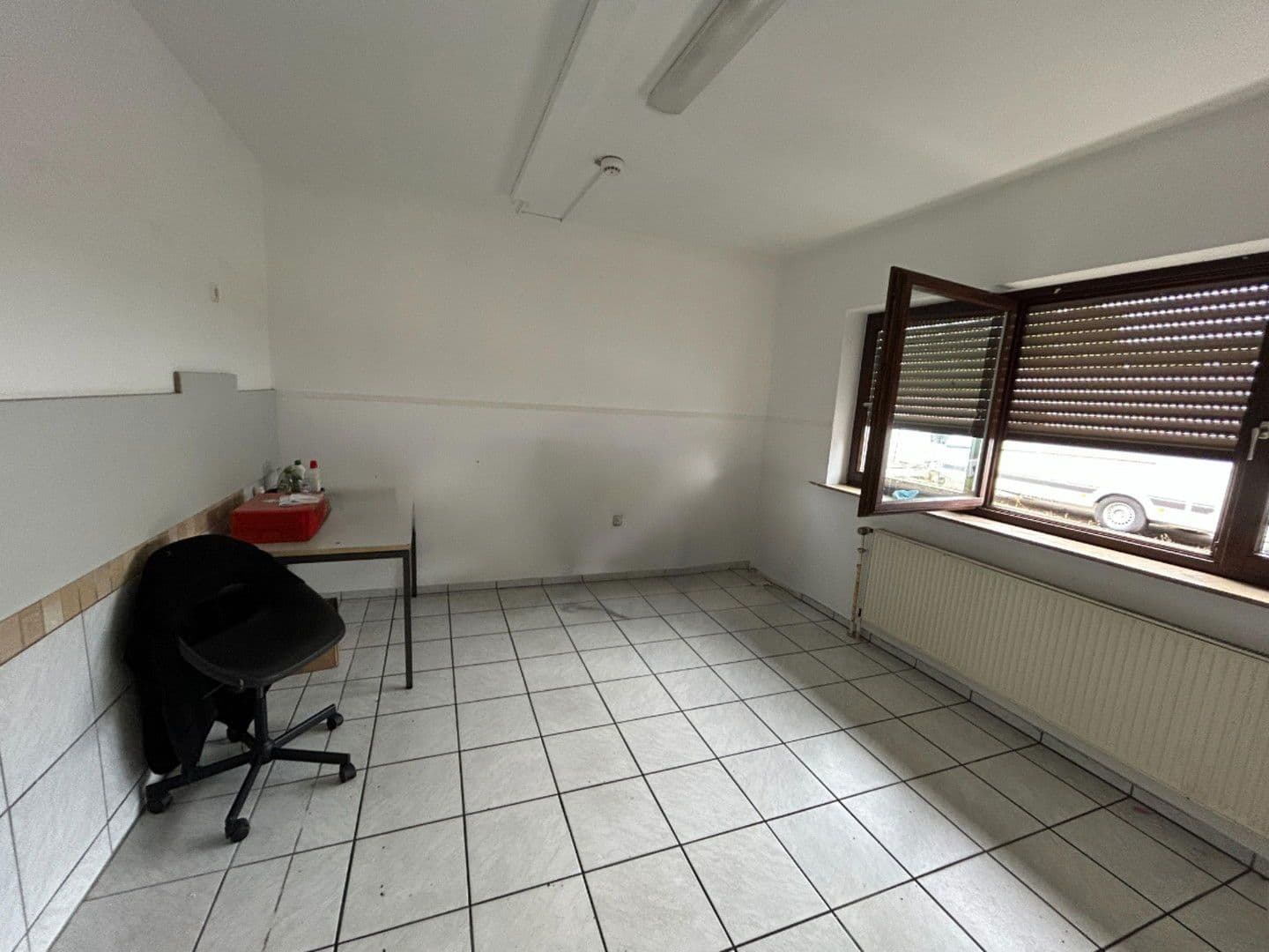 Prenájom nebytového priestoru 310 m², Maulbronn, Bádensko-Wurttembersko Prenájom nebytového priestoru 310 m², Maulbronn, Bádensko-Wurttembersko