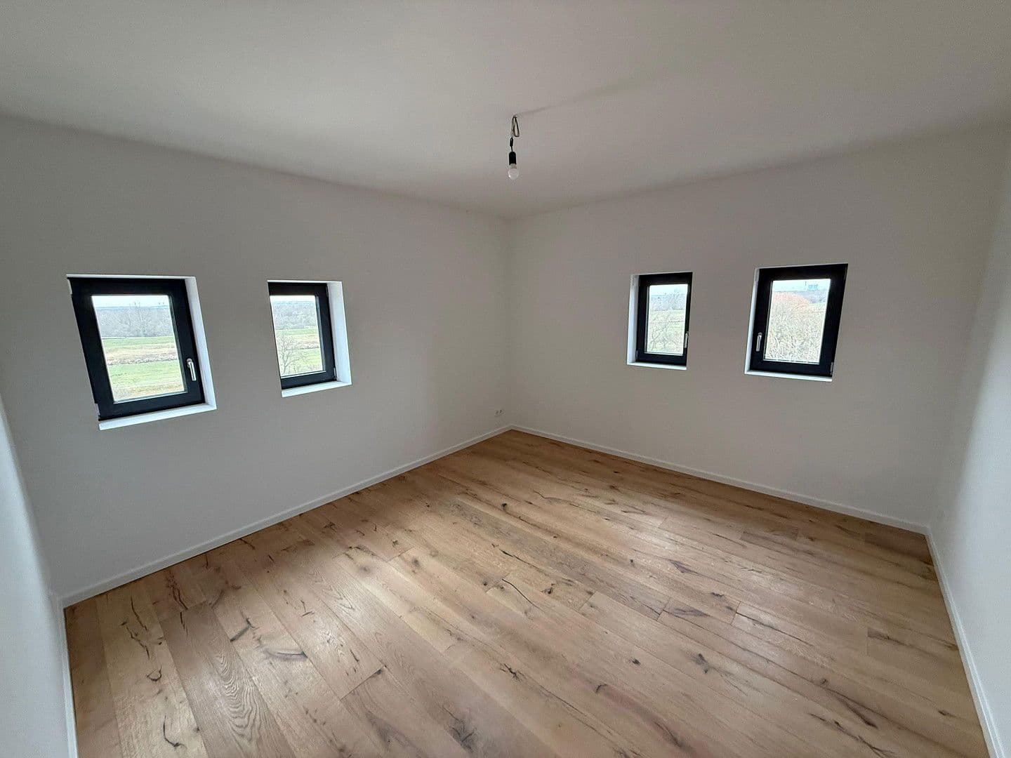 Prenájom bytu 3-izbový 110 m², Mühlenstr. 10, Schkopau, Sasko-Anhaltsko Prenájom bytu 3-izbový 110 m², Mühlenstr. 10, Schkopau, Sasko-Anhaltsko