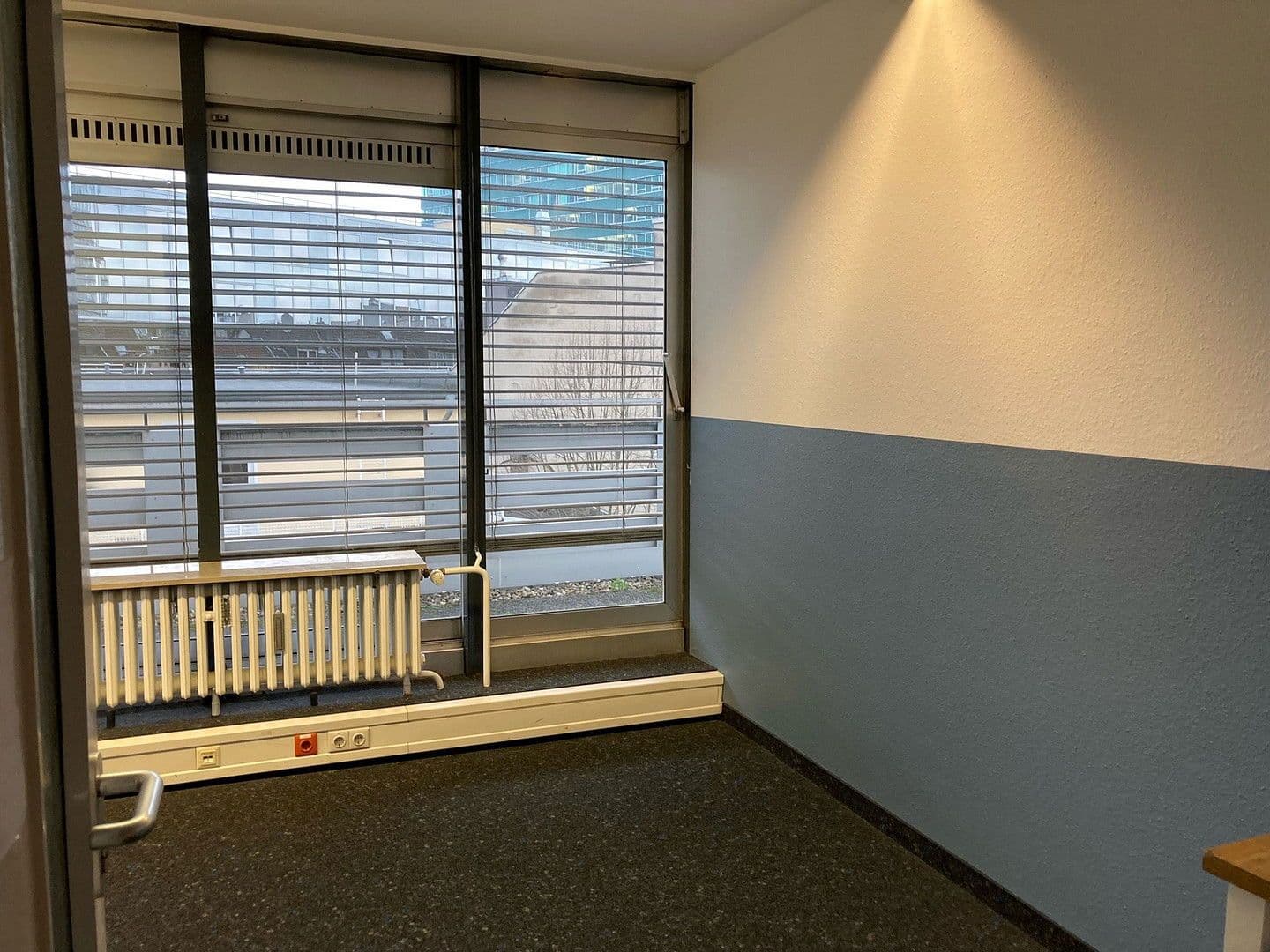 Prenájom kancelárie 120 m², Düsseldorf, Severné Porýnie - Westfálsko Prenájom kancelárie 120 m², Düsseldorf, Severné Porýnie - Westfálsko