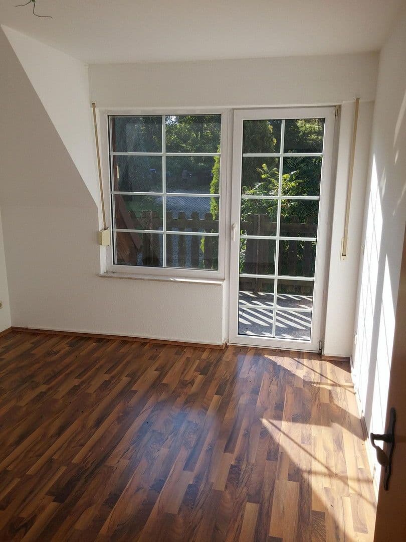 Prenájom bytu 4-izbový 112 m², Grenzlandstr 15a, Bad Gottleuba-Berggießhübel, Sasko Prenájom bytu 4-izbový 112 m², Grenzlandstr 15a, Bad Gottleuba-Berggießhübel, Sasko