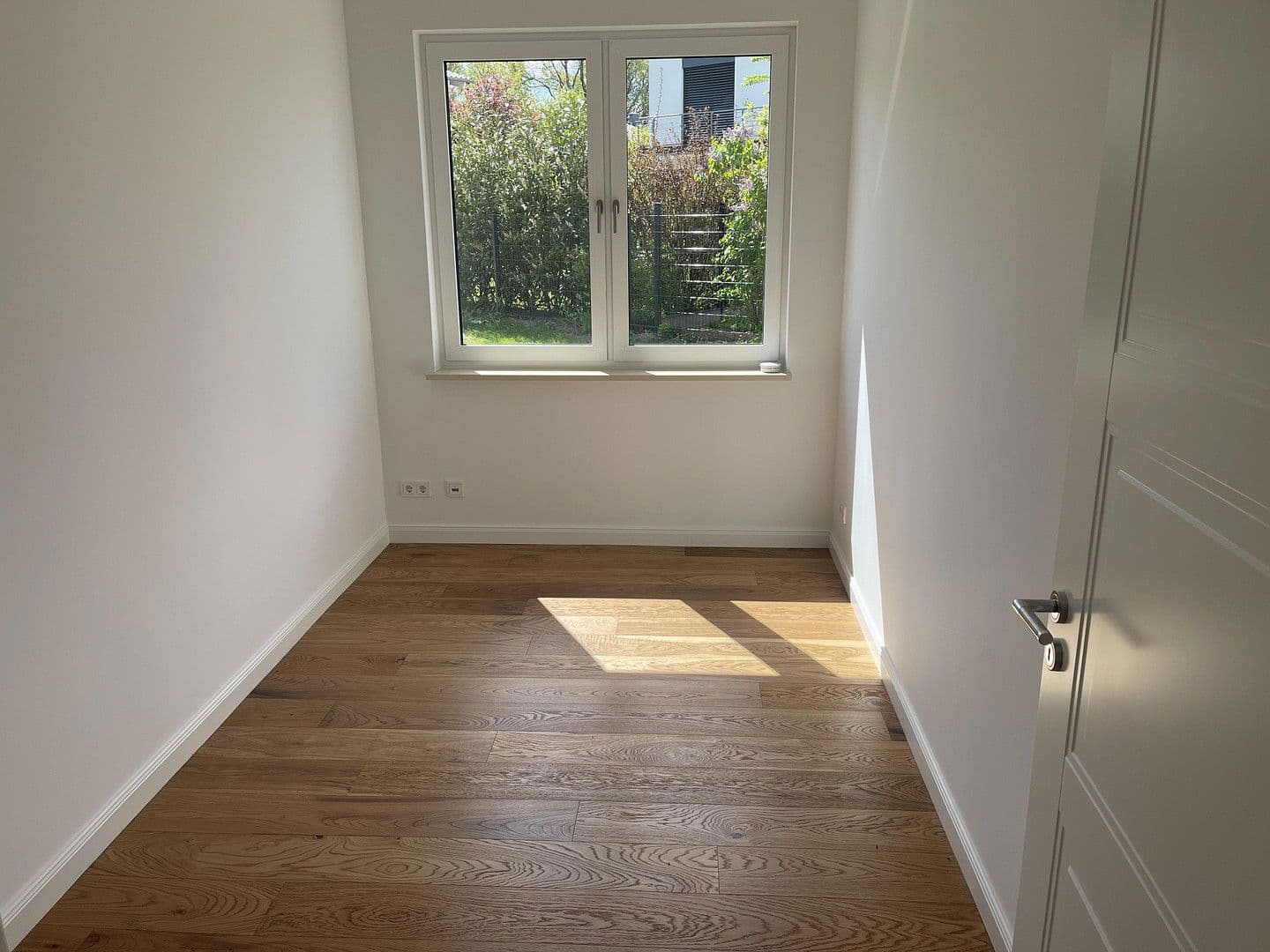 Prenájom bytu 4-izbový 89 m², Berlin, Berlín Prenájom bytu 4-izbový 89 m², Berlin, Berlín