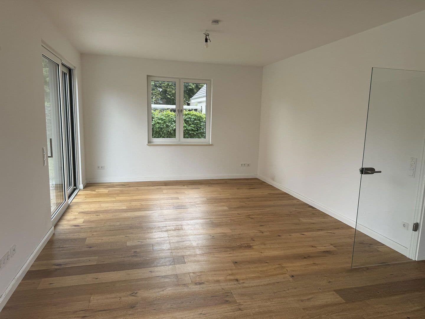 Prenájom bytu 4-izbový 89 m², Berlin, Berlín Prenájom bytu 4-izbový 89 m², Berlin, Berlín