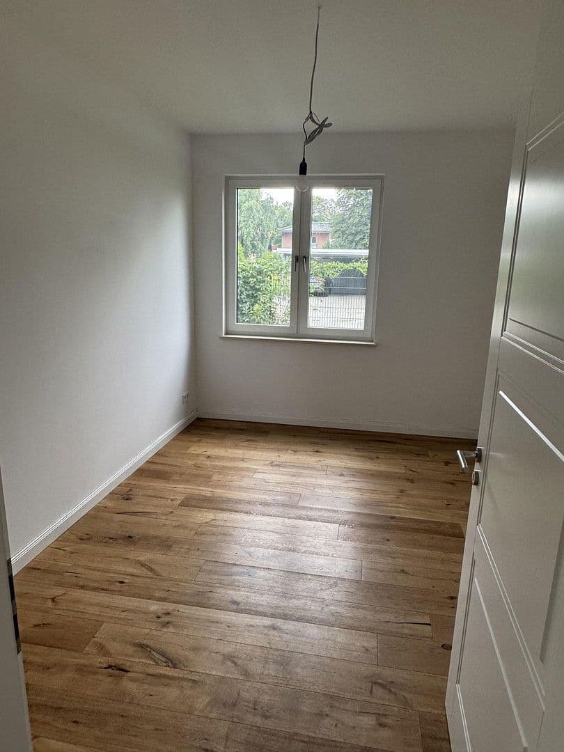 Prenájom bytu 4-izbový 89 m², Berlin, Berlín Prenájom bytu 4-izbový 89 m², Berlin, Berlín