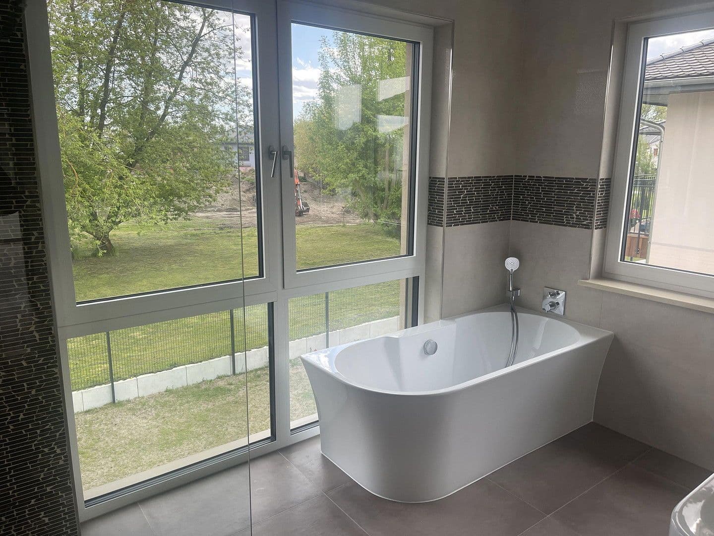 Prenájom bytu 4-izbový 89 m², Berlin, Berlín Prenájom bytu 4-izbový 89 m², Berlin, Berlín