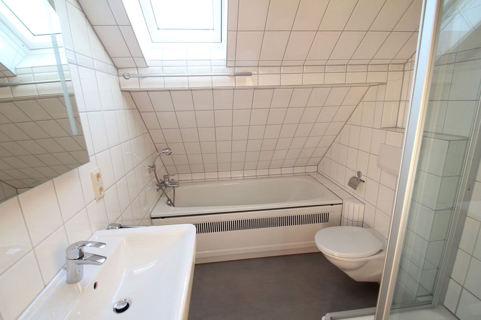 Prenájom bytu 2-izbový 68 m², Herzberger Landstraße 52, Göttingen, Dolné Sasko Prenájom bytu 2-izbový 68 m², Herzberger Landstraße 52, Göttingen, Dolné Sasko