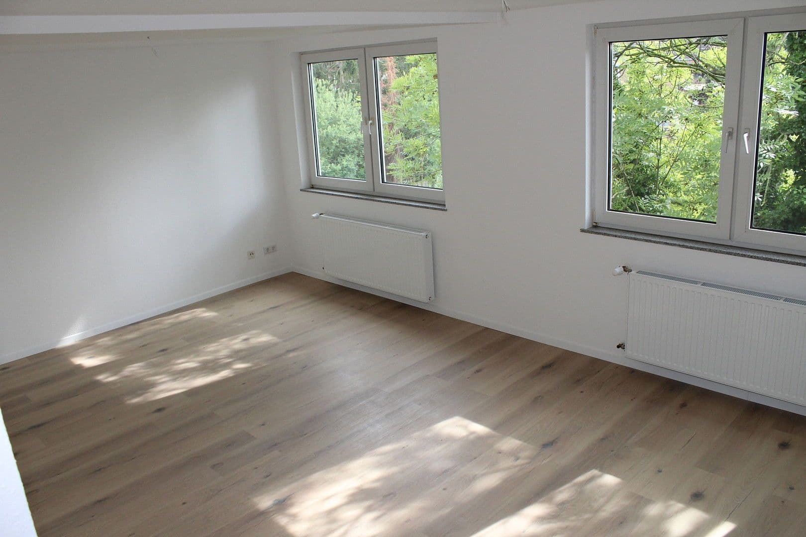 Prenájom bytu 3-izbový 80 m², Gneisenaustr. 14, Krefeld, Severné Porýnie - Westfálsko Prenájom bytu 3-izbový 80 m², Gneisenaustr. 14, Krefeld, Severné Porýnie - Westfálsko