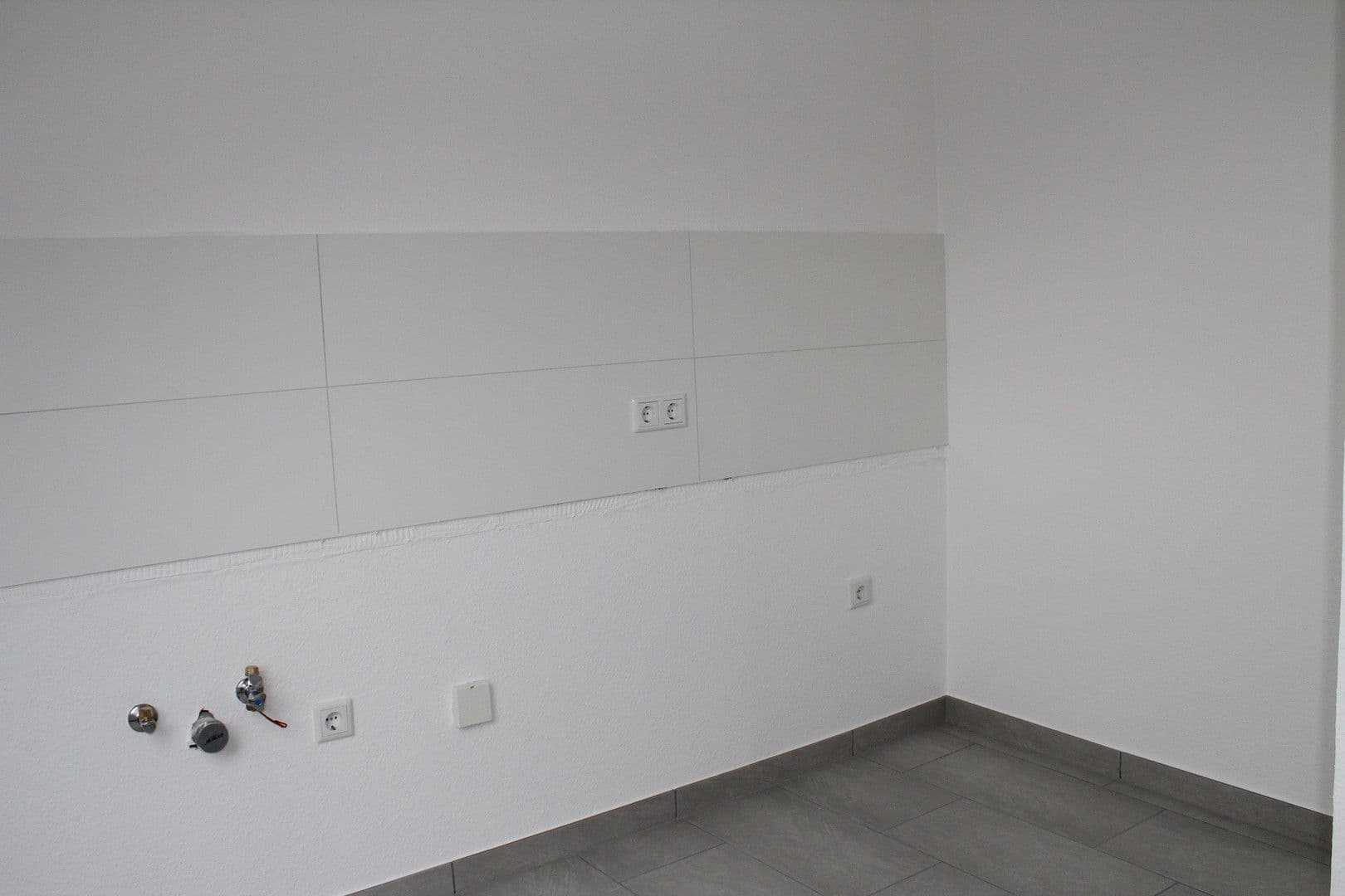 Prenájom bytu 3-izbový 80 m², Gneisenaustr. 14, Krefeld, Severné Porýnie - Westfálsko Prenájom bytu 3-izbový 80 m², Gneisenaustr. 14, Krefeld, Severné Porýnie - Westfálsko