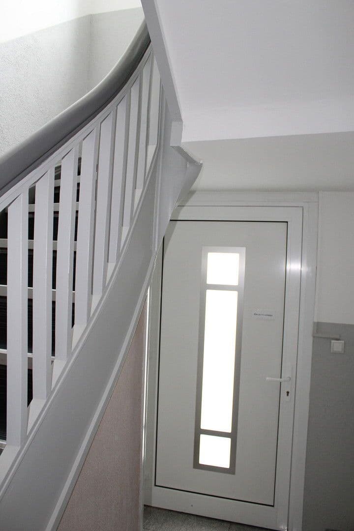 Prenájom bytu 3-izbový 80 m², Gneisenaustr. 14, Krefeld, Severné Porýnie - Westfálsko Prenájom bytu 3-izbový 80 m², Gneisenaustr. 14, Krefeld, Severné Porýnie - Westfálsko