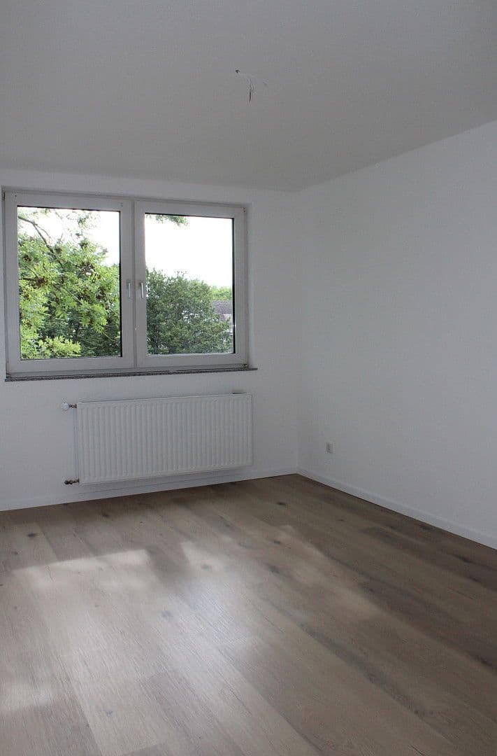 Prenájom bytu 3-izbový 80 m², Gneisenaustr. 14, Krefeld, Severné Porýnie - Westfálsko Prenájom bytu 3-izbový 80 m², Gneisenaustr. 14, Krefeld, Severné Porýnie - Westfálsko