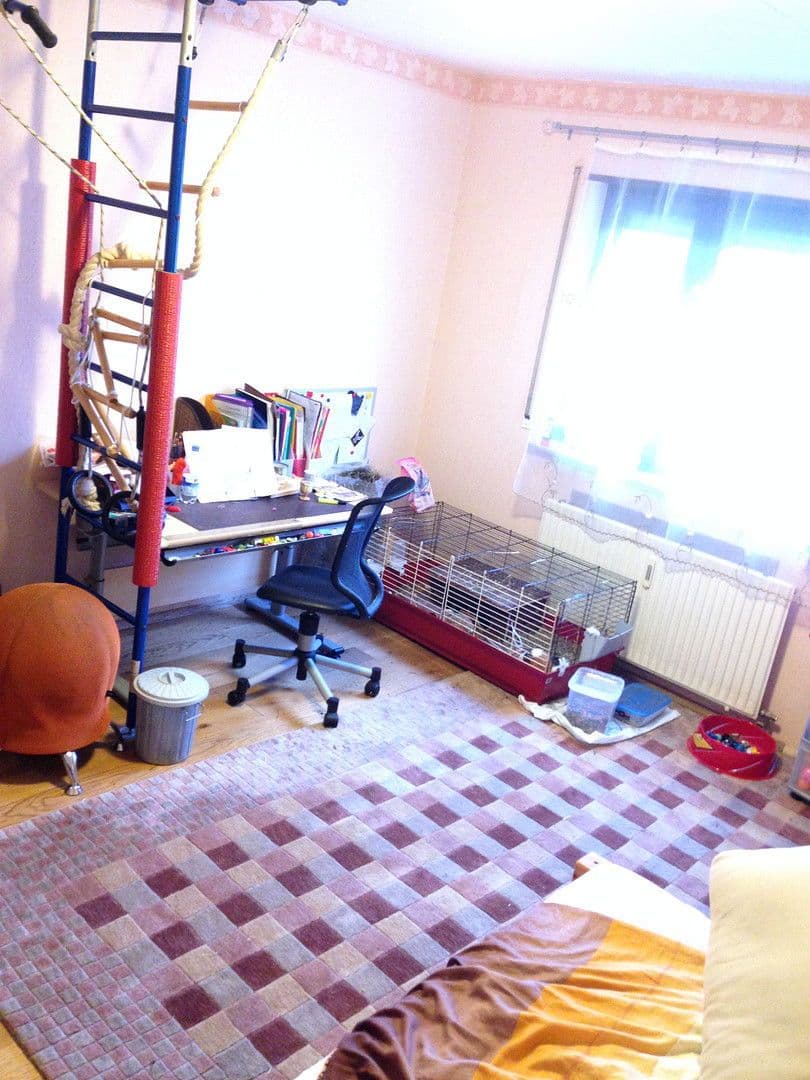 Prenájom bytu 3-izbový 83 m², Kreuzgartenstr. 1, Esslingen am Neckar, Bádensko-Wurttembersko Prenájom bytu 3-izbový 83 m², Kreuzgartenstr. 1, Esslingen am Neckar, Bádensko-Wurttembersko