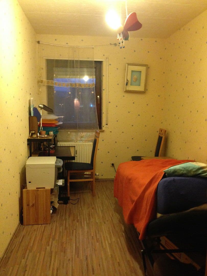 Prenájom bytu 3-izbový 83 m², Kreuzgartenstr. 1, Esslingen am Neckar, Bádensko-Wurttembersko Prenájom bytu 3-izbový 83 m², Kreuzgartenstr. 1, Esslingen am Neckar, Bádensko-Wurttembersko