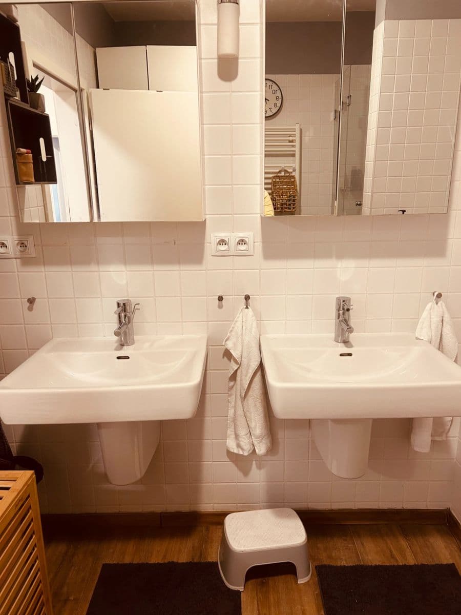 Prenájom bytu 3-izbový 90 m², U Uranie, Praha, Praha Prenájom bytu 3-izbový 90 m², U Uranie, Praha, Praha