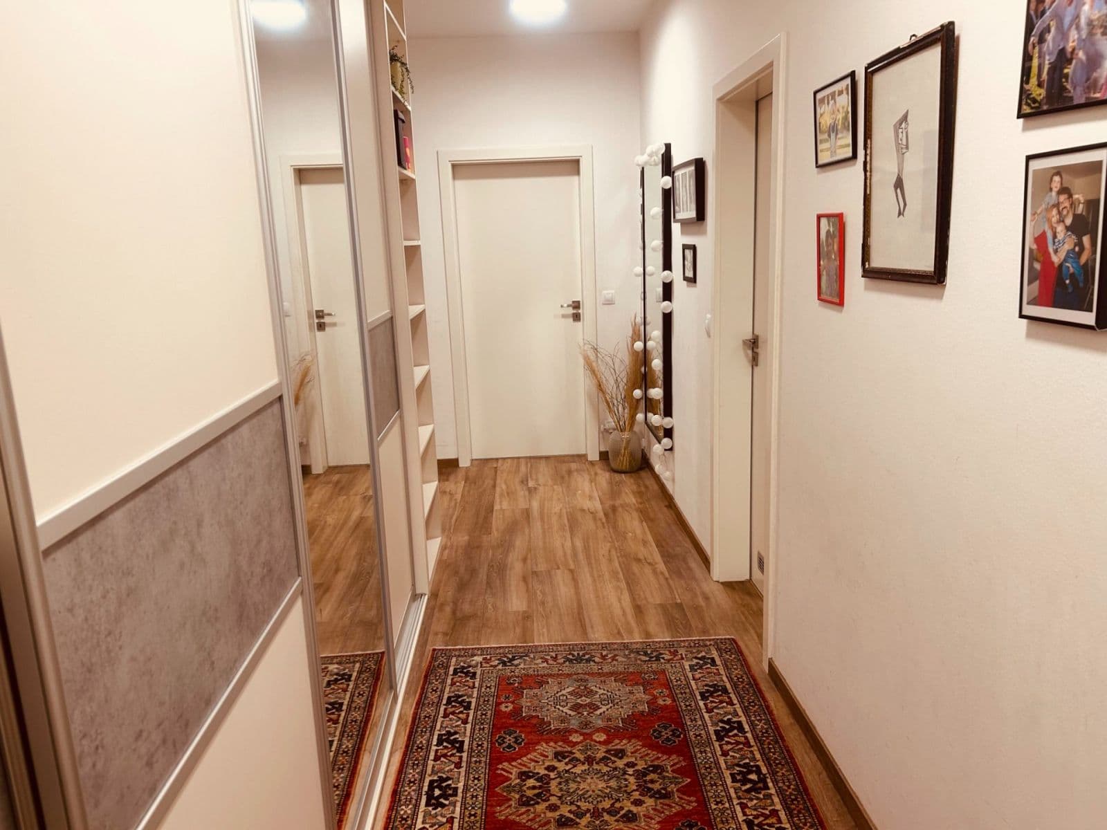 Prenájom bytu 3-izbový 90 m², U Uranie, Praha, Praha Prenájom bytu 3-izbový 90 m², U Uranie, Praha, Praha