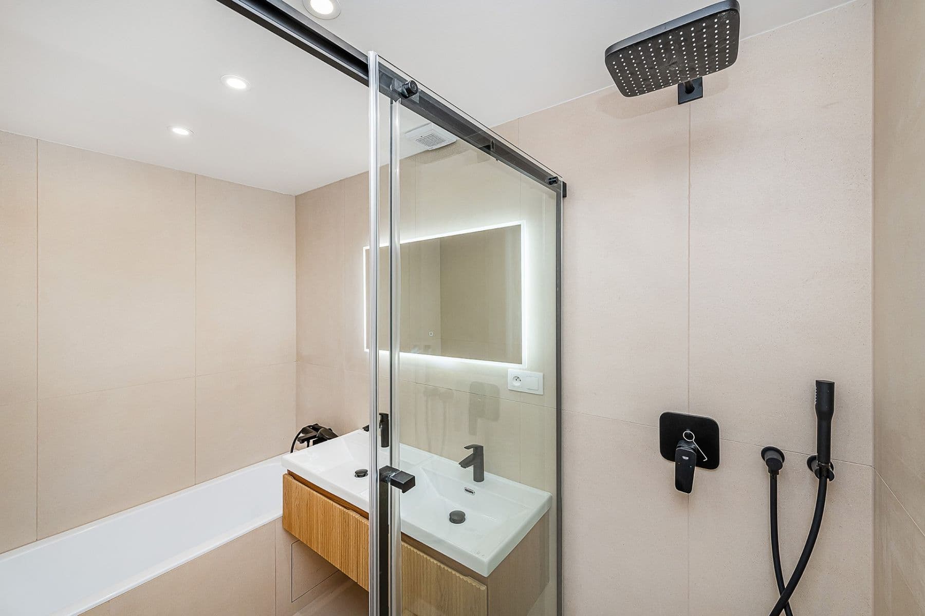 Predaj bytu 4-izbový 100 m², Křivá, Praha, Praha Predaj bytu 4-izbový 100 m², Křivá, Praha, Praha