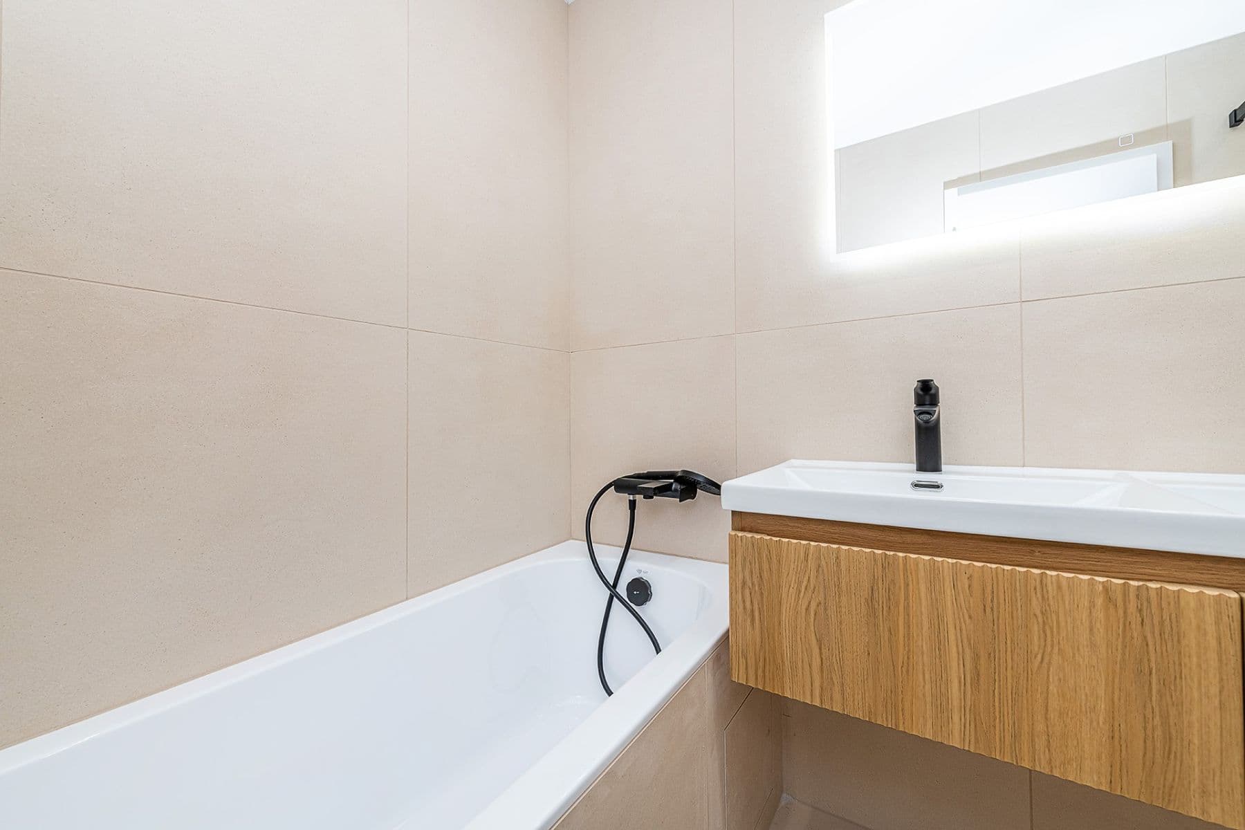 Predaj bytu 4-izbový 100 m², Křivá, Praha, Praha Predaj bytu 4-izbový 100 m², Křivá, Praha, Praha