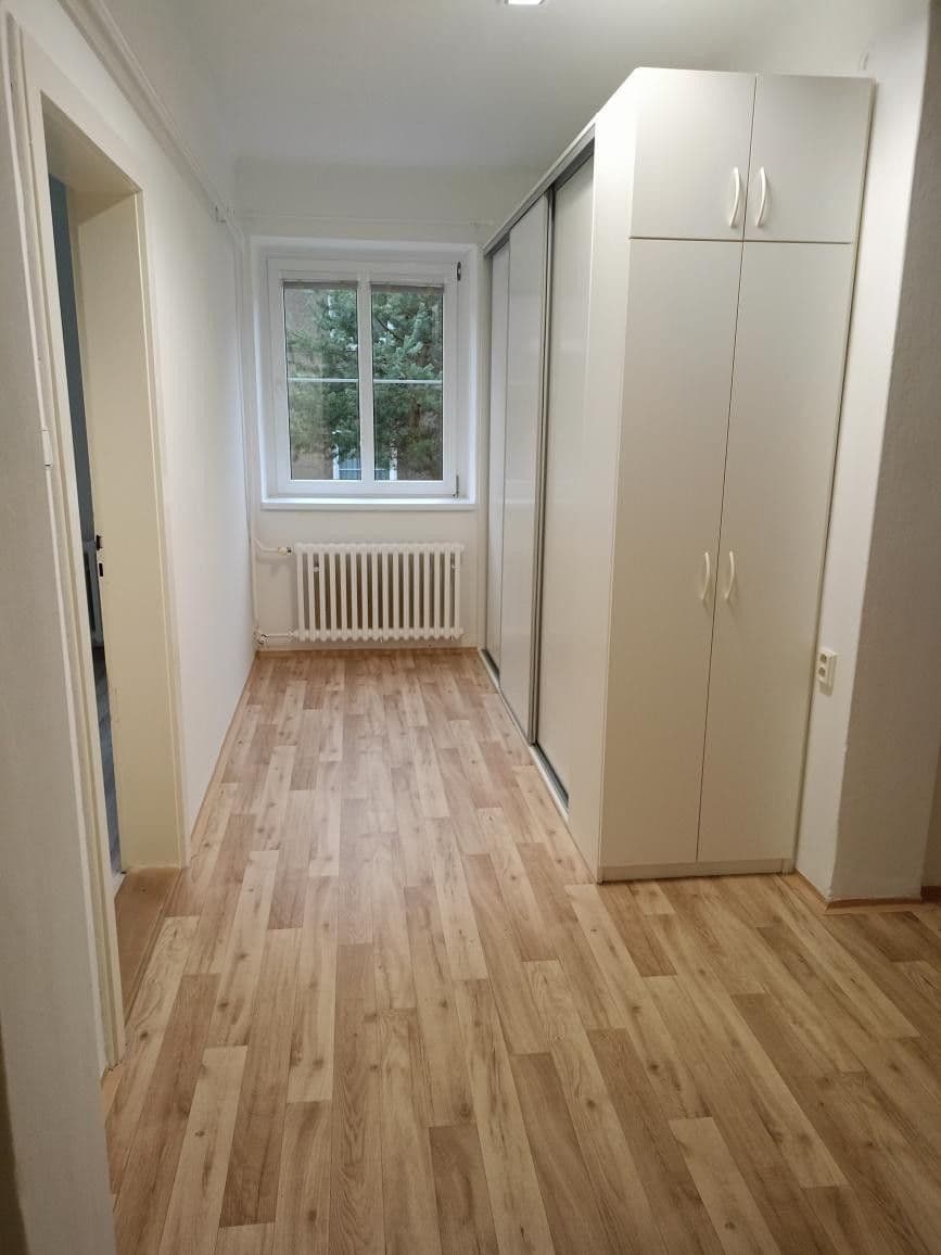 Prenájom bytu 2-izbový 86 m², Severní, Karlovy Vary, Karlovarský kraj Prenájom bytu 2-izbový 86 m², Severní, Karlovy Vary, Karlovarský kraj