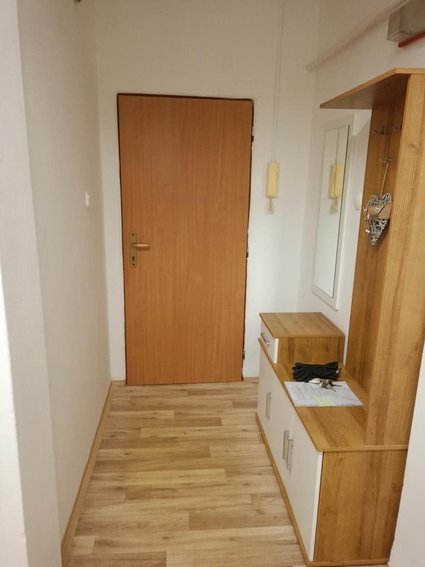 Prenájom bytu 2-izbový 86 m², Severní, Karlovy Vary, Karlovarský kraj Prenájom bytu 2-izbový 86 m², Severní, Karlovy Vary, Karlovarský kraj