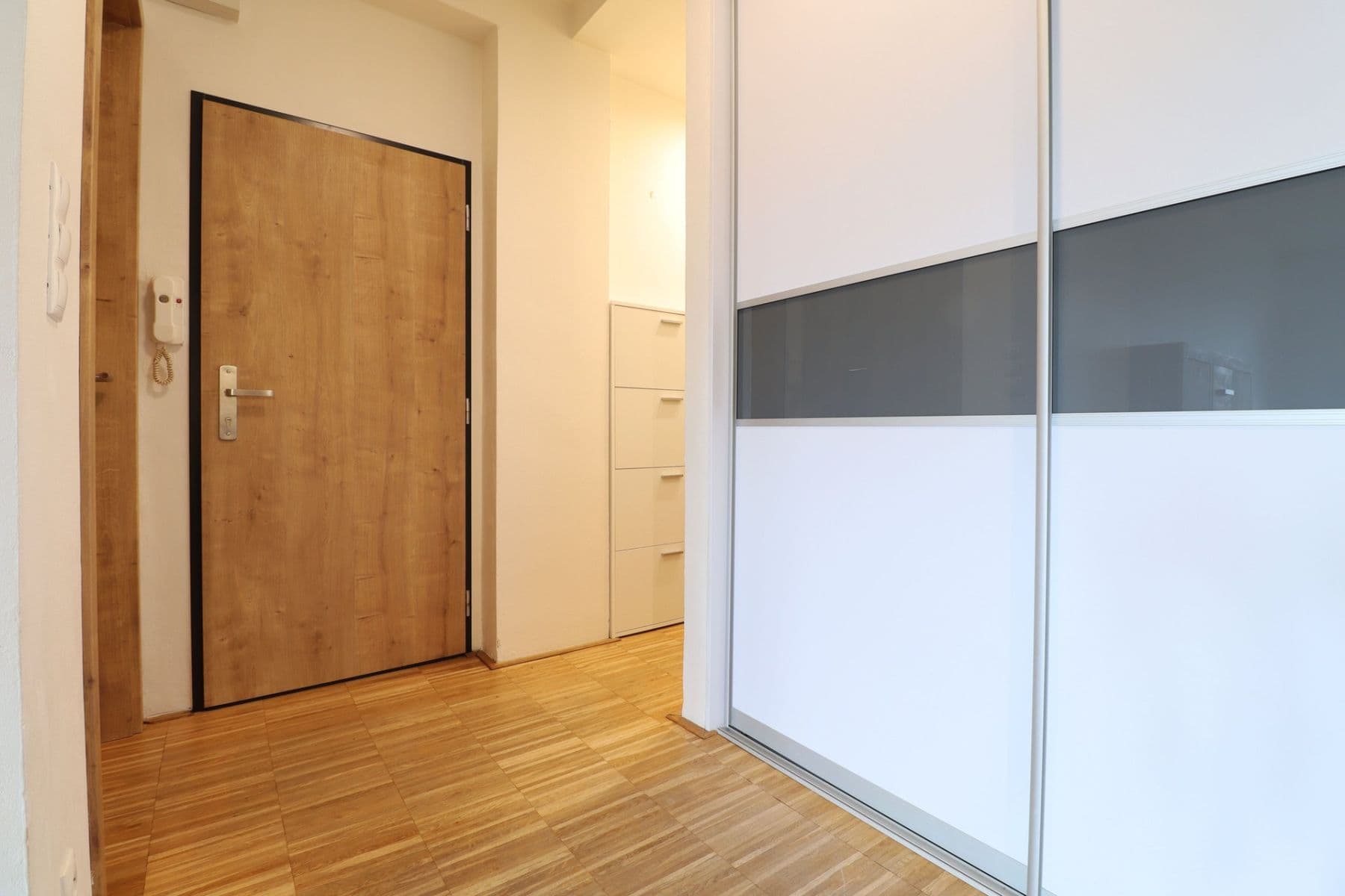 Prenájom bytu 2-izbový 70 m², K Zeleným domkům, Praha, Praha Prenájom bytu 2-izbový 70 m², K Zeleným domkům, Praha, Praha