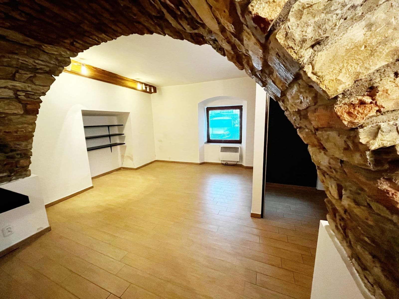 Prenájom bytu 2-izbový 27 m², Družstevní, Chýně, Středočeský kraj Prenájom bytu 2-izbový 27 m², Družstevní, Chýně, Středočeský kraj