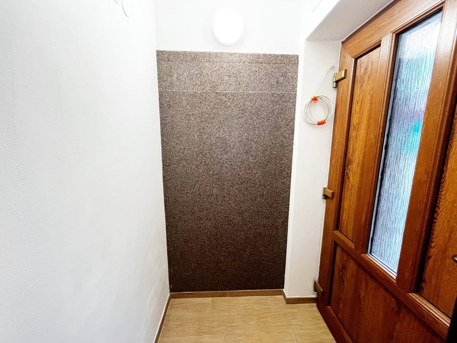 Prenájom bytu 2-izbový 27 m², Družstevní, Chýně, Středočeský kraj Prenájom bytu 2-izbový 27 m², Družstevní, Chýně, Středočeský kraj