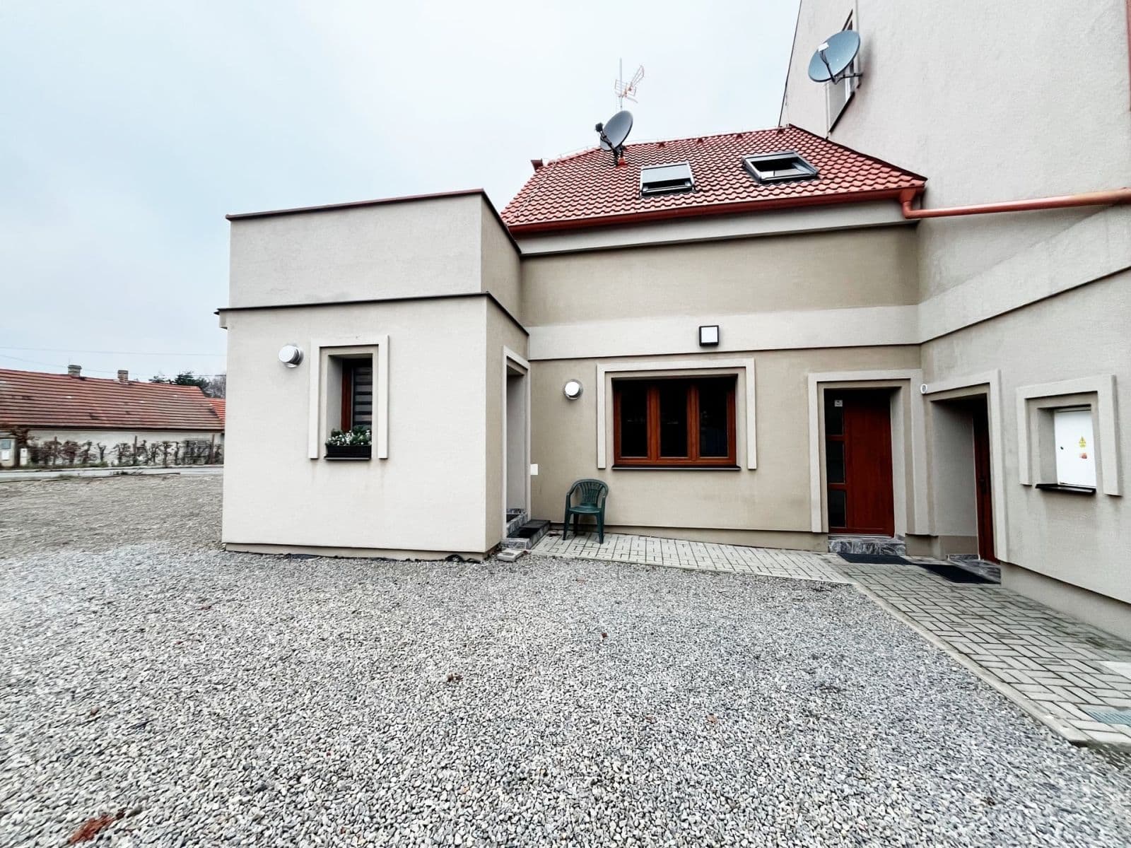 Prenájom bytu 2-izbový 27 m², Družstevní, Chýně, Středočeský kraj Prenájom bytu 2-izbový 27 m², Družstevní, Chýně, Středočeský kraj