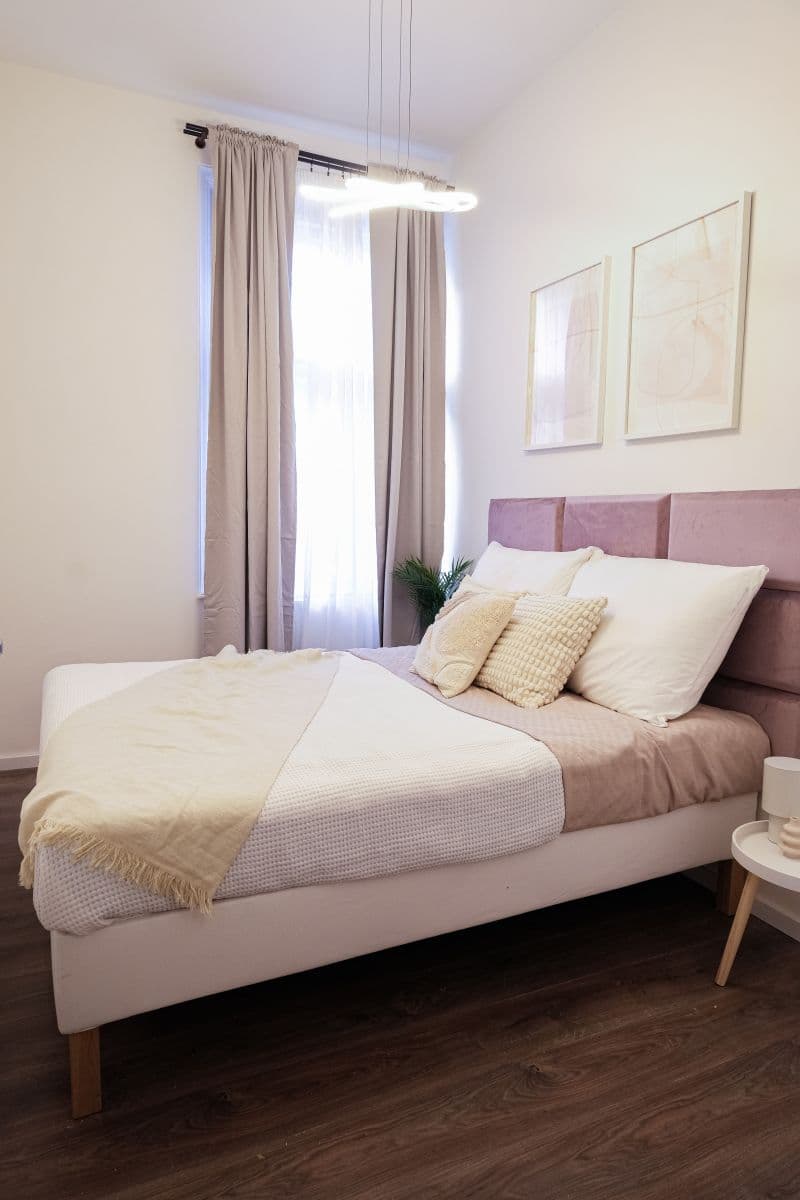 Prenájom bytu 65 m², Ječná, Praha, Praha Prenájom bytu 65 m², Ječná, Praha, Praha