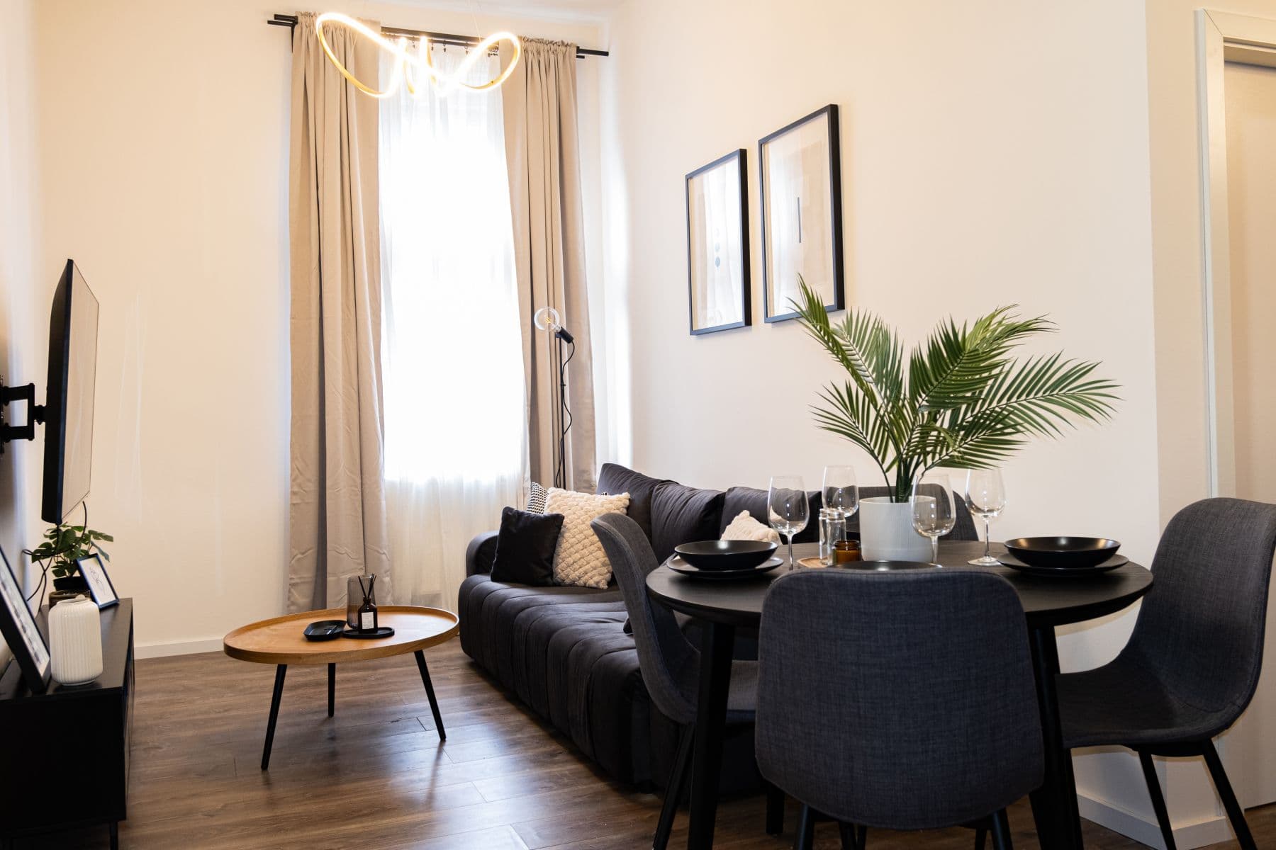 Prenájom bytu 65 m², Ječná, Praha, Praha Prenájom bytu 65 m², Ječná, Praha, Praha