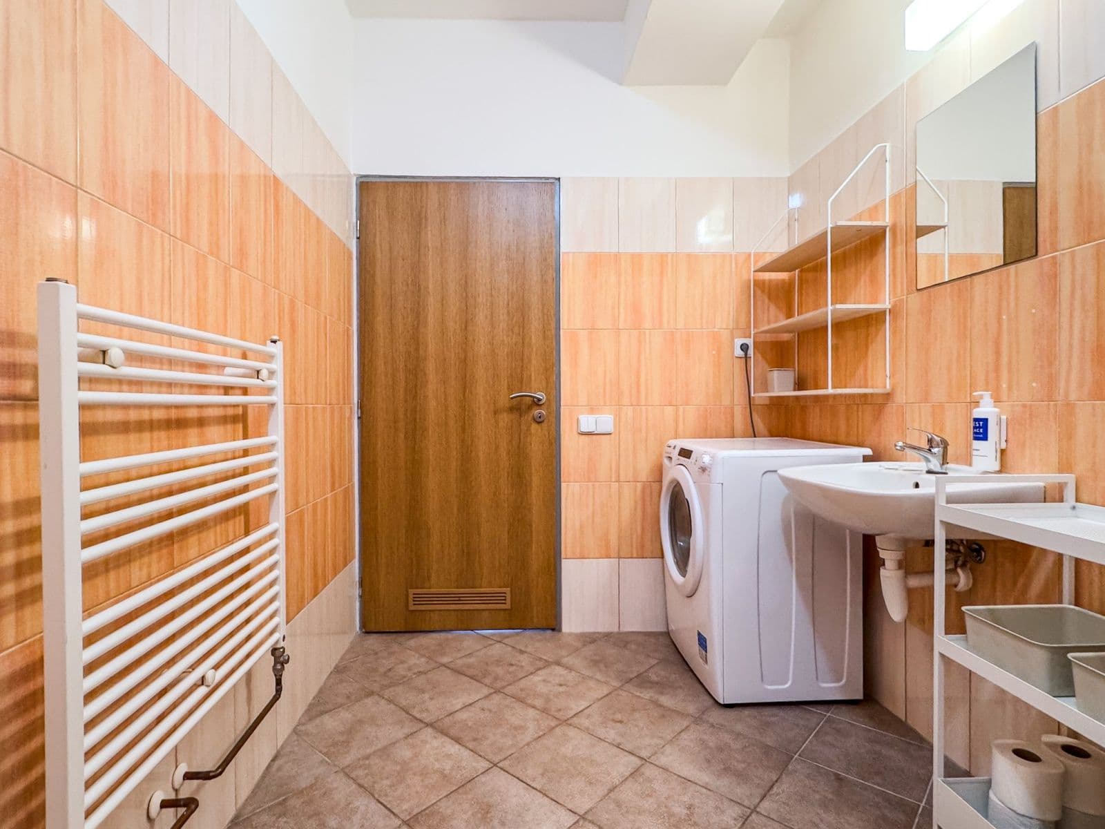 Prenájom bytu 46 m², Chodecká, Praha, Praha Prenájom bytu 46 m², Chodecká, Praha, Praha