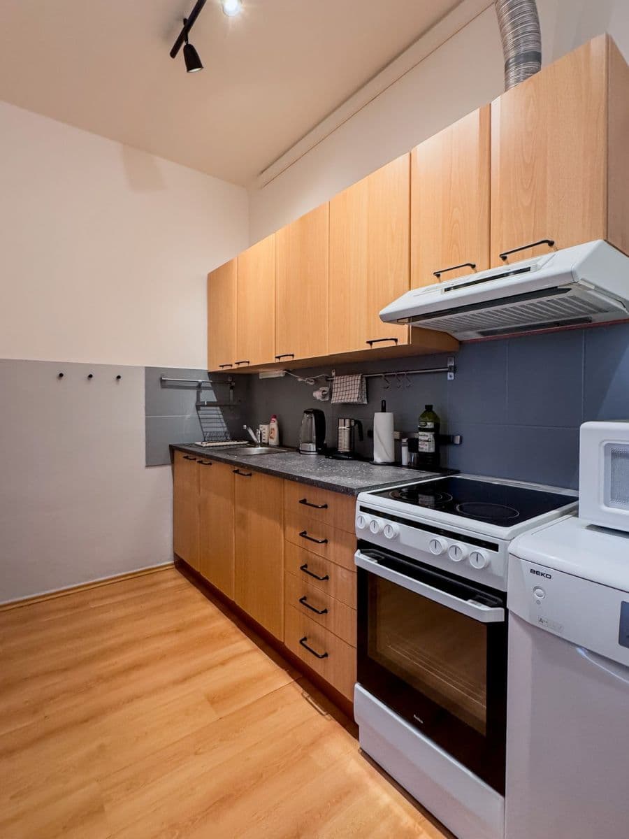 Prenájom bytu 46 m², Chodecká, Praha, Praha Prenájom bytu 46 m², Chodecká, Praha, Praha