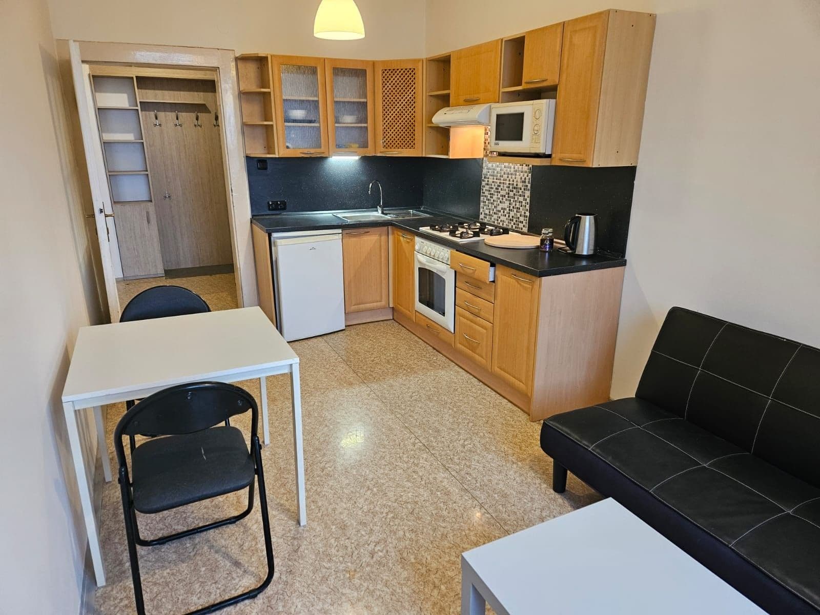 Prenájom bytu 2-izbový 49 m², Holandská, Praha, Praha Prenájom bytu 2-izbový 49 m², Holandská, Praha, Praha